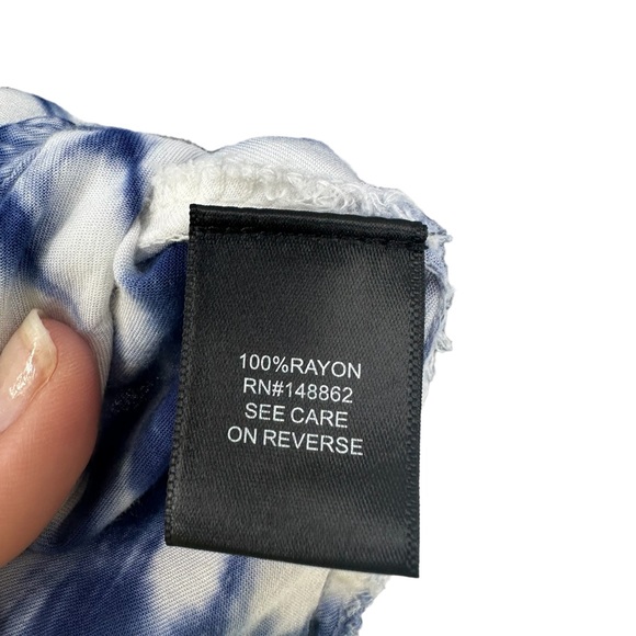 Torrid Roll Tab V Neck Henley Blouse Tie Dye Plus Size 2X EUC - Picture 6 of 8